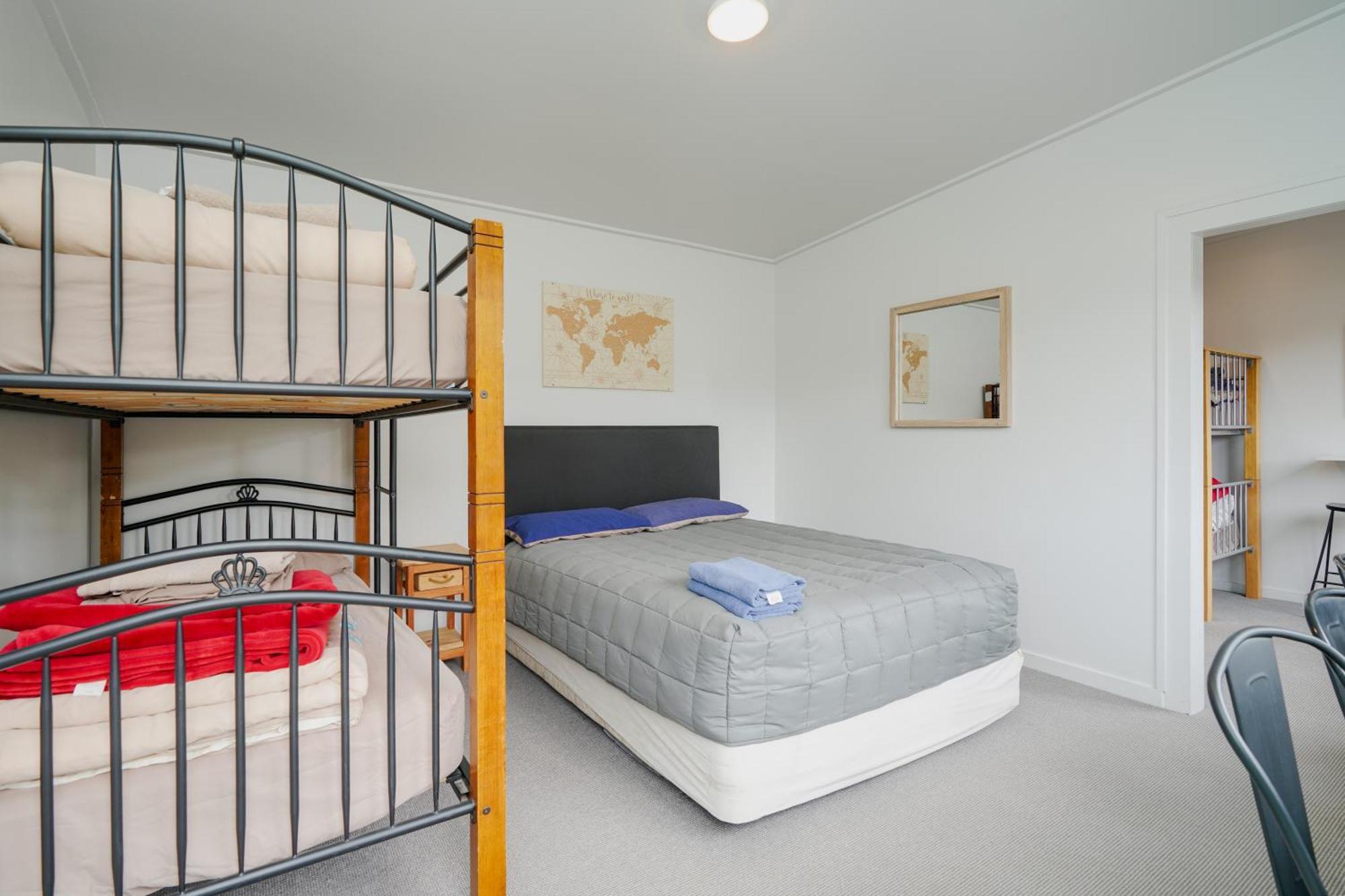 Beach Road Holiday Park Otatara Eksteriør billede