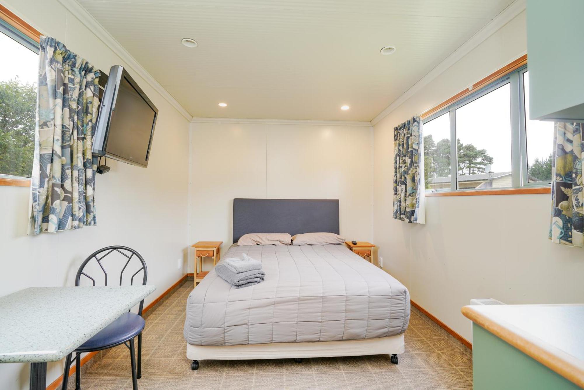 Beach Road Holiday Park Otatara Eksteriør billede