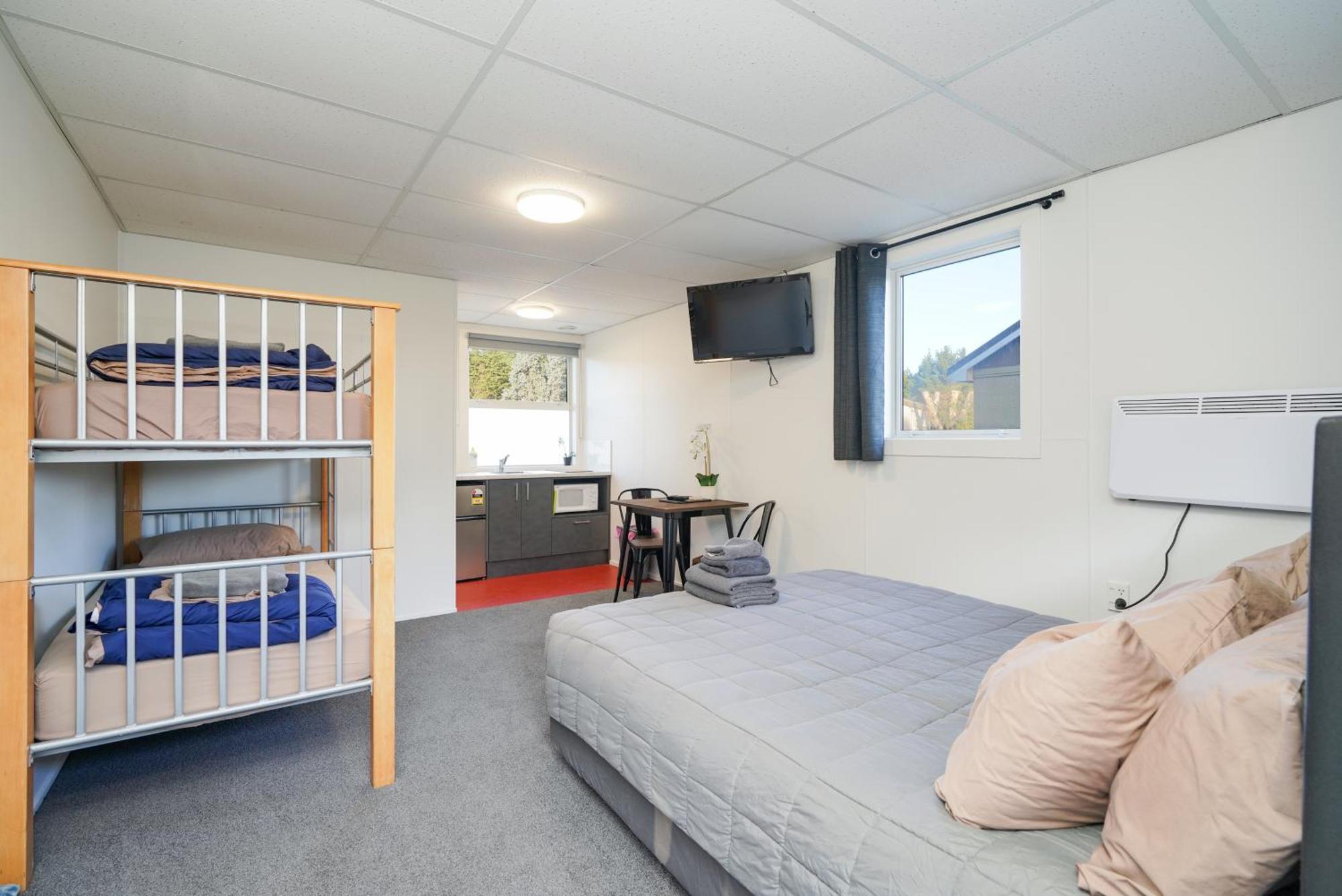 Beach Road Holiday Park Otatara Eksteriør billede