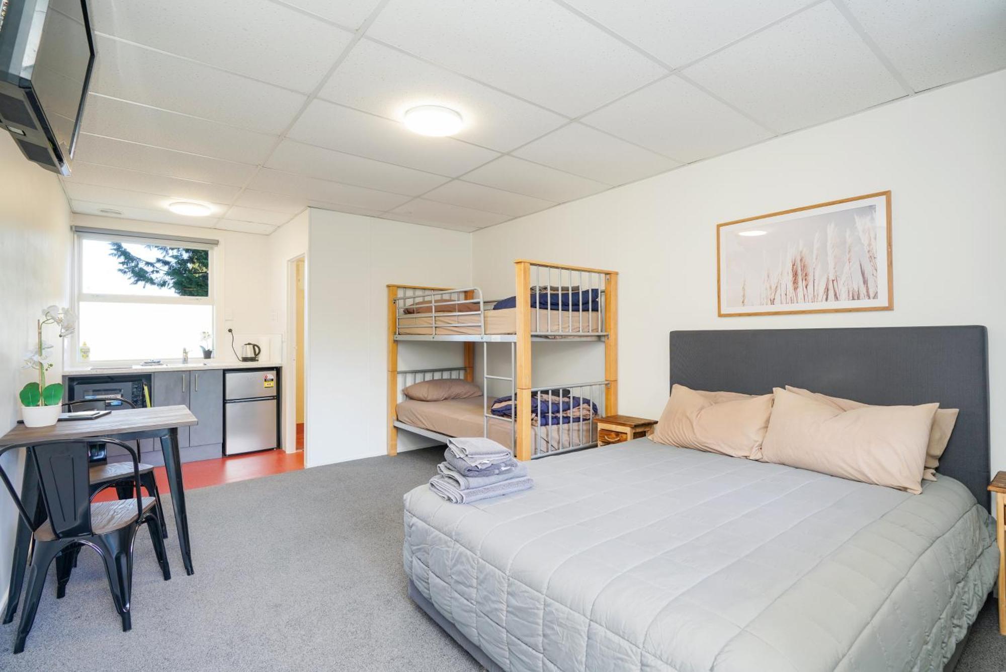 Beach Road Holiday Park Otatara Eksteriør billede