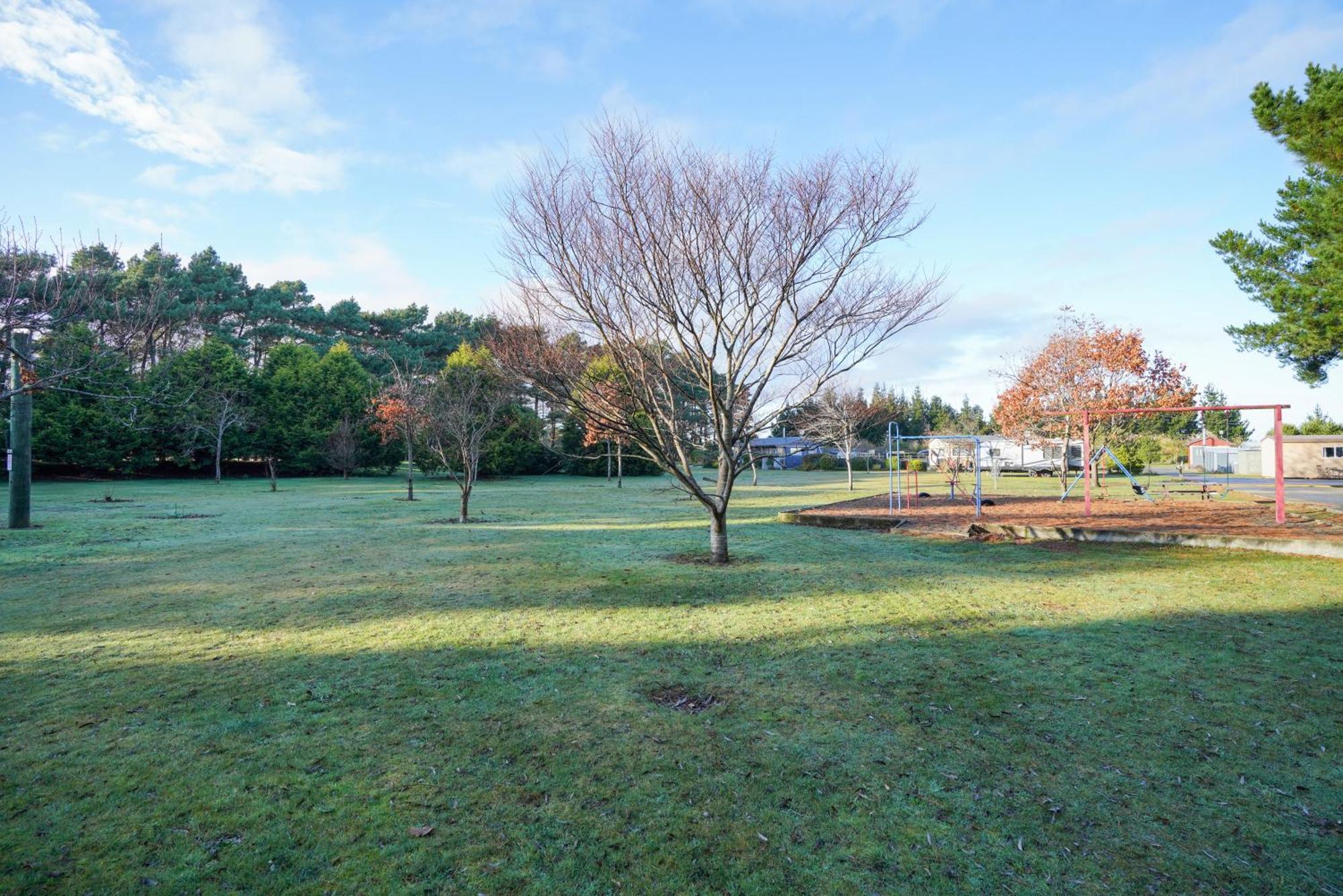 Beach Road Holiday Park Otatara Eksteriør billede