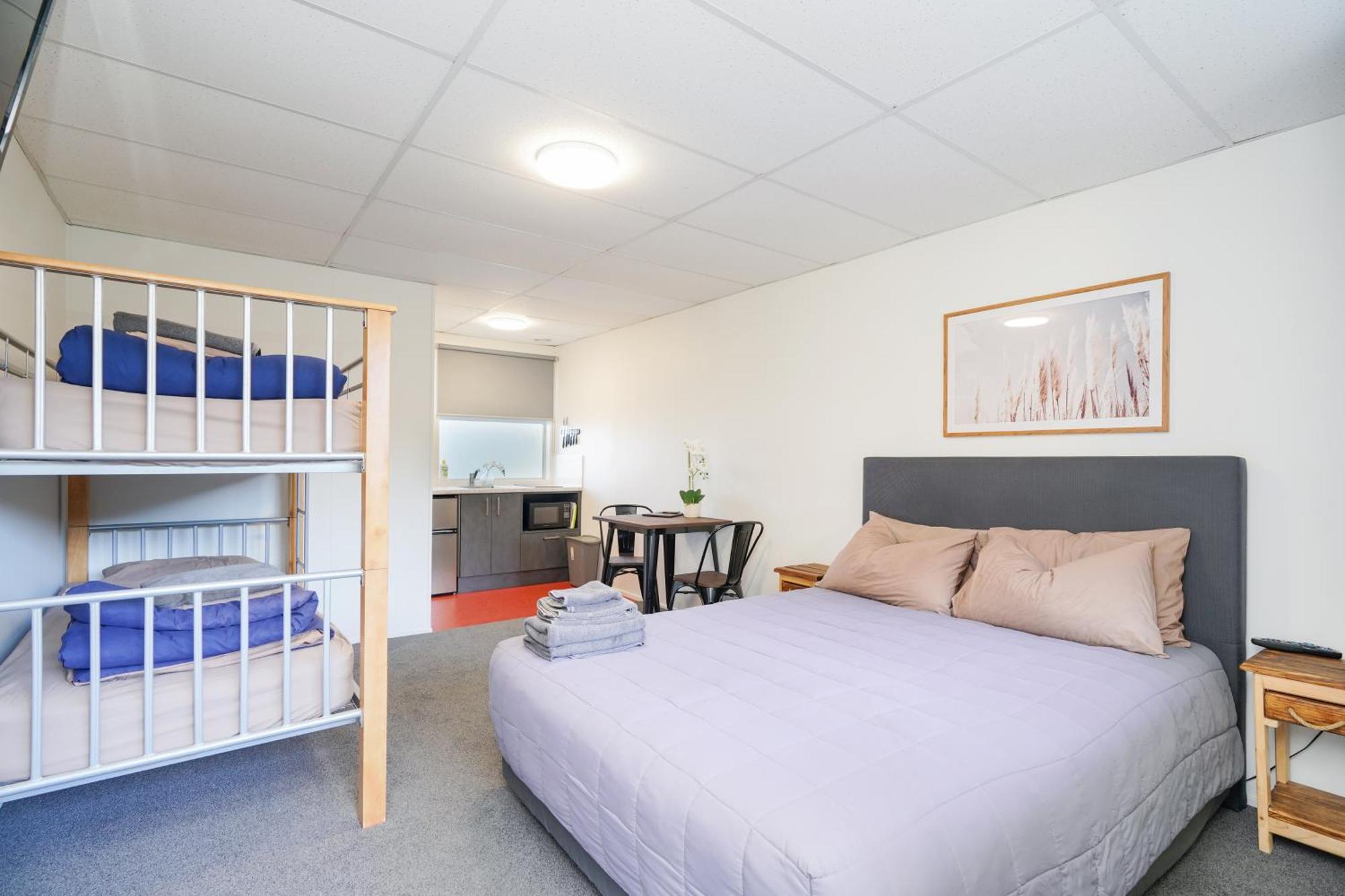 Beach Road Holiday Park Otatara Eksteriør billede